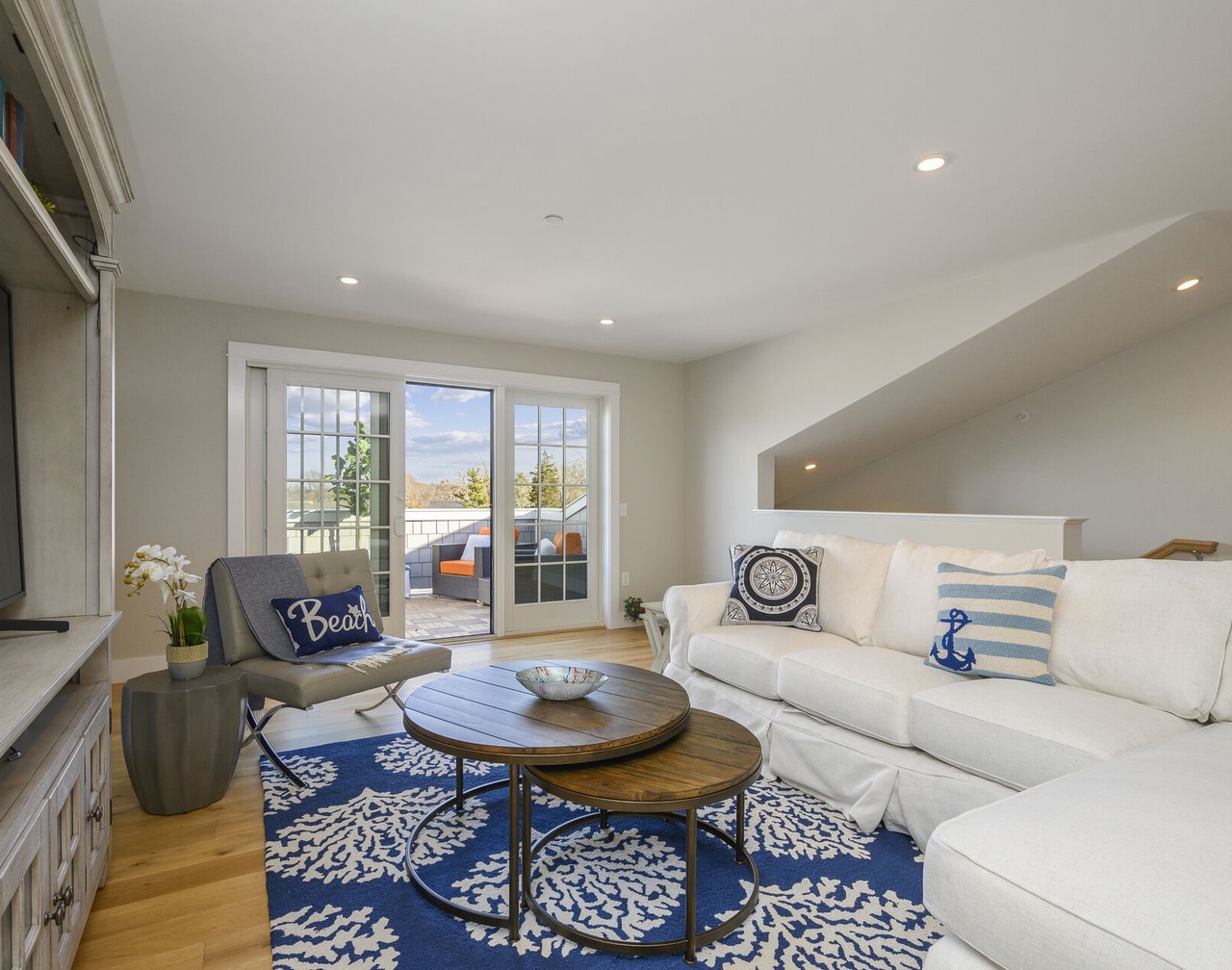TJs Tide: Prime Location Condo w/Outdoor Deck 1
