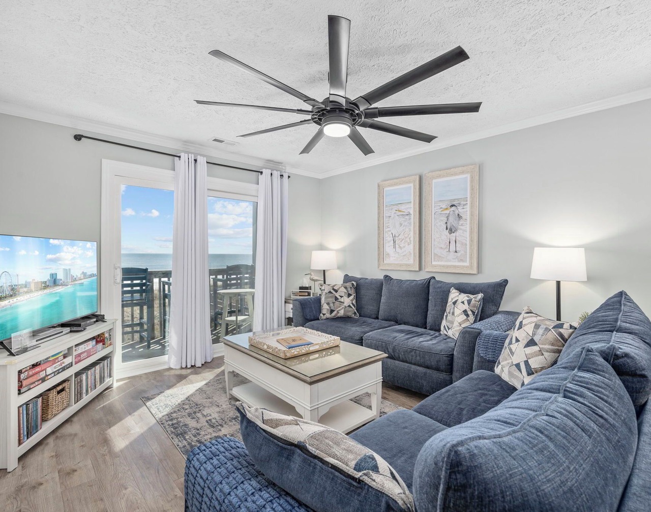Dolphin Cay 204! Oceanfront 3 BR (2 KG BR's-1 Qn BR) 2 BA! Large pool! 1