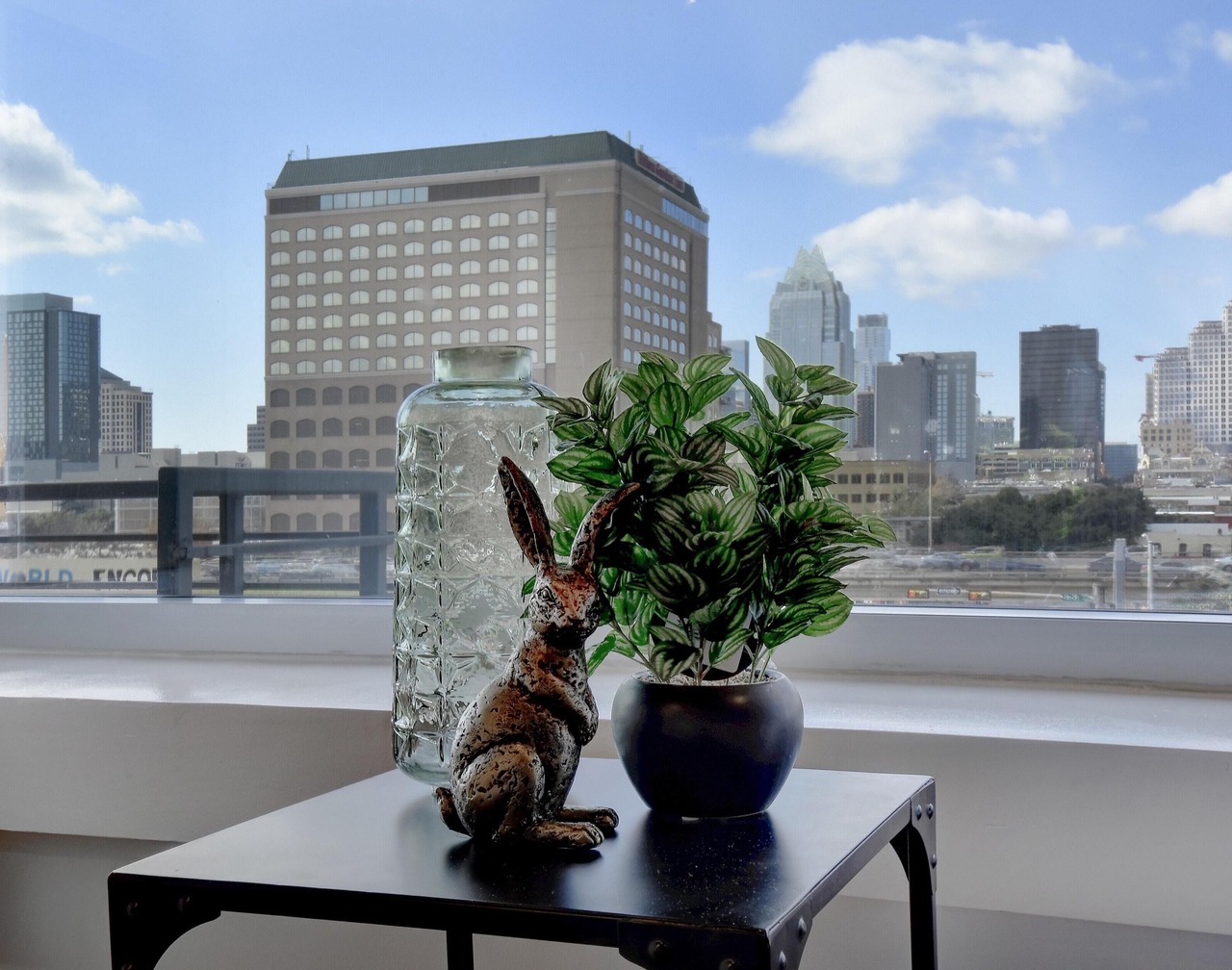 Bright + Stylish Downtown Loft | East 6th Street 1