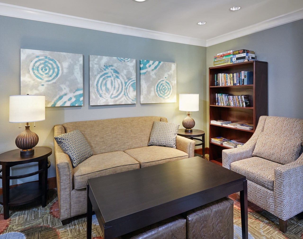 Contemporary Suite in "The Glen" Business District | 24 Hour Fitness Center + Indoor Pool + Kitchen 1