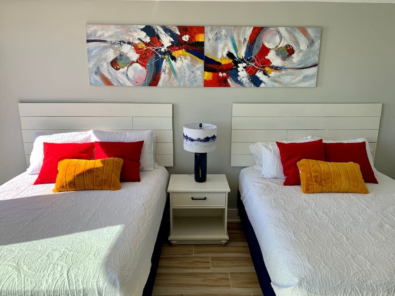 Absolute Beach. Oceanfront. Pet Friendly. 1