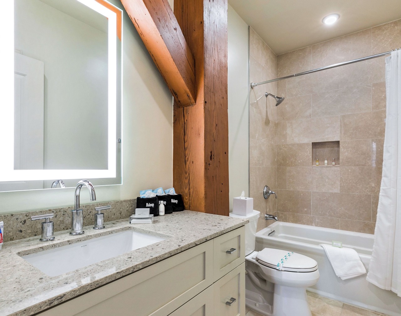 💜CHARACTER GALORE A TASTE OF NOLA NOT FOUND IN A HOTEL! 2 Balconies King Beds+Sleeper Sofa💜 1
