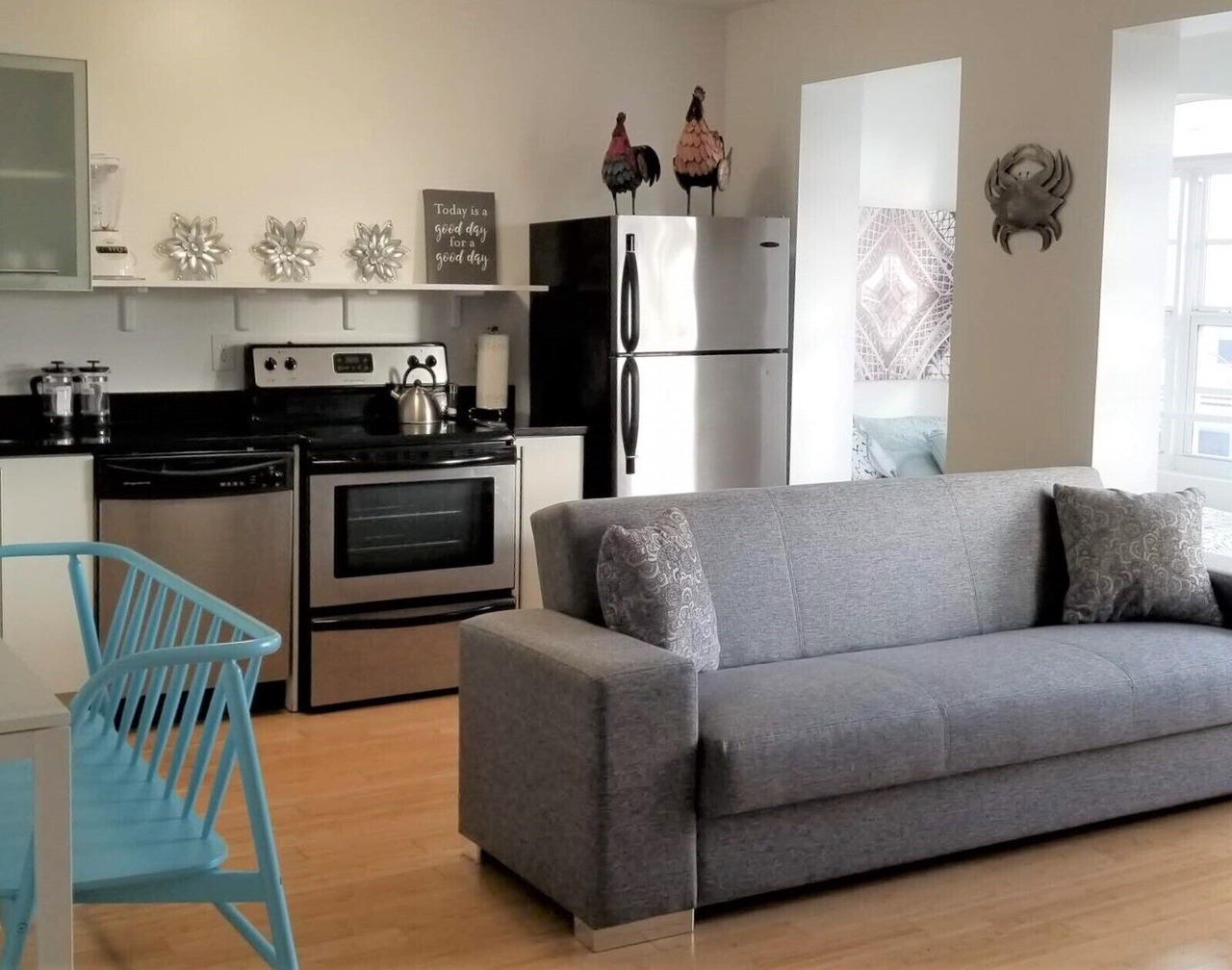 SPACIOUS SOBE CORNER ONE BEDROOM-EXCELLENT LOCATION 1