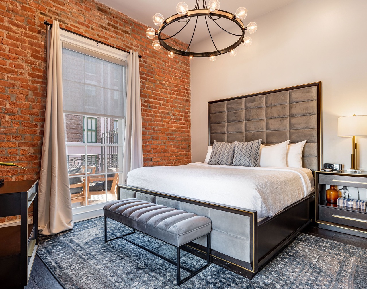 📣New XL Luxury Corner Condo PRIME Historic Downtown Location HUGE Balcony Wrapped in Wrought Iron 1