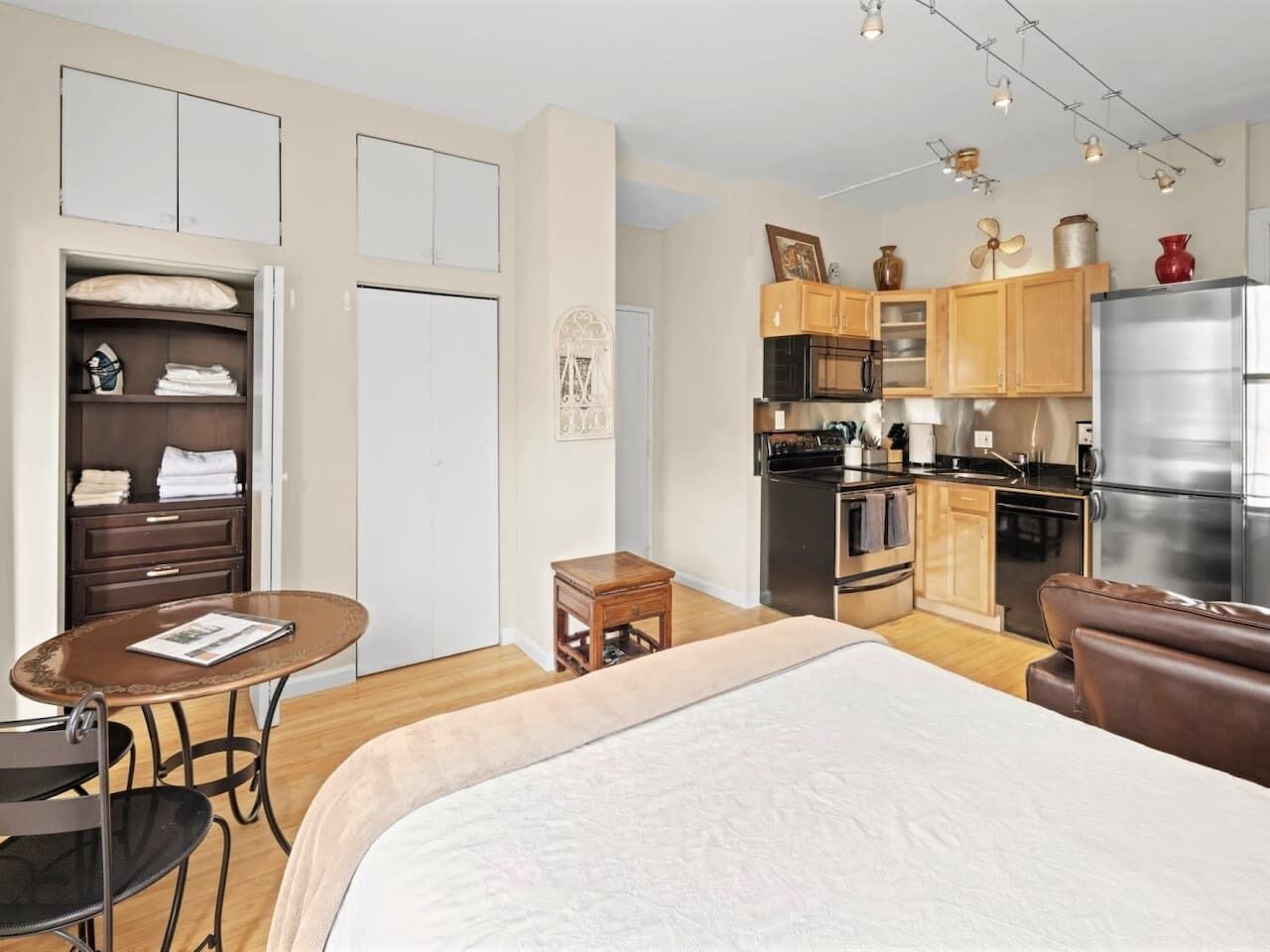 Top Dupont U Street Location - Walk Everywhere - Veteran owned 1