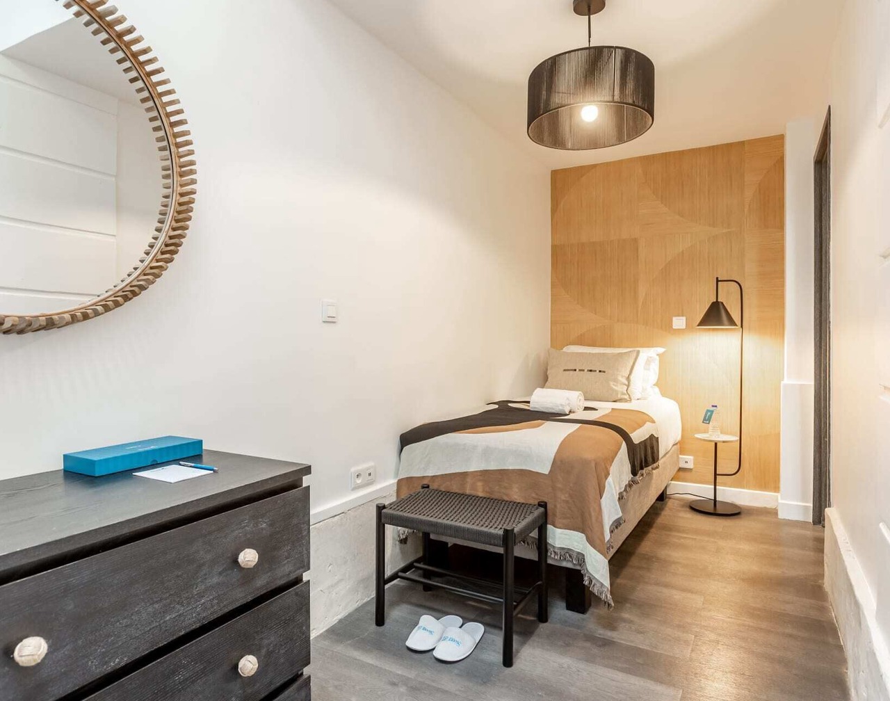 Sweett | Monsigny VI 1