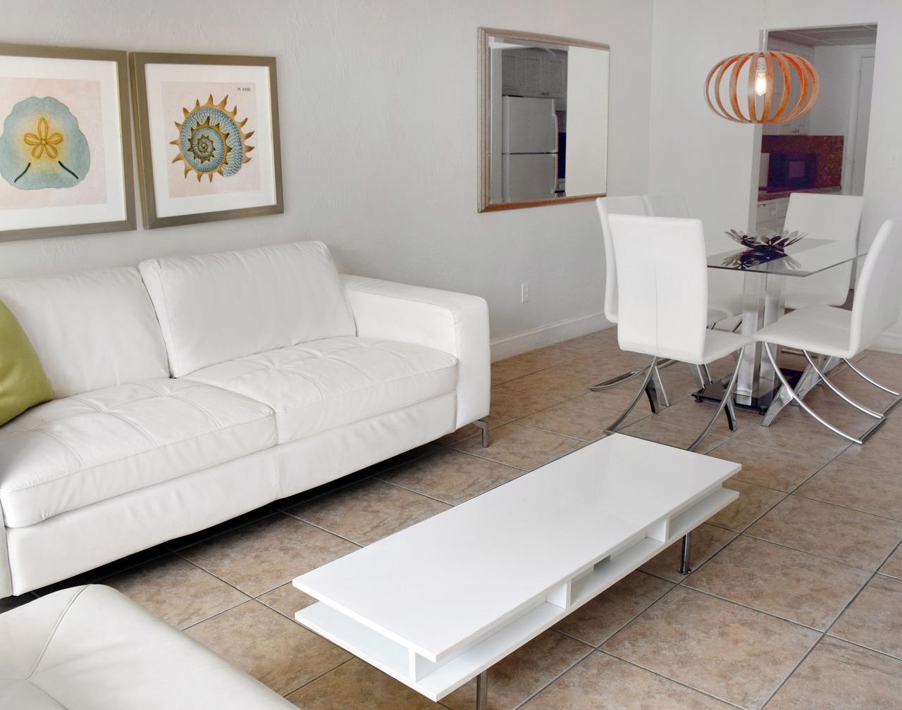 Your Relaxing Getaway Awaits! 2 Modern Rooms, Private Beach Access, Pool Access 1