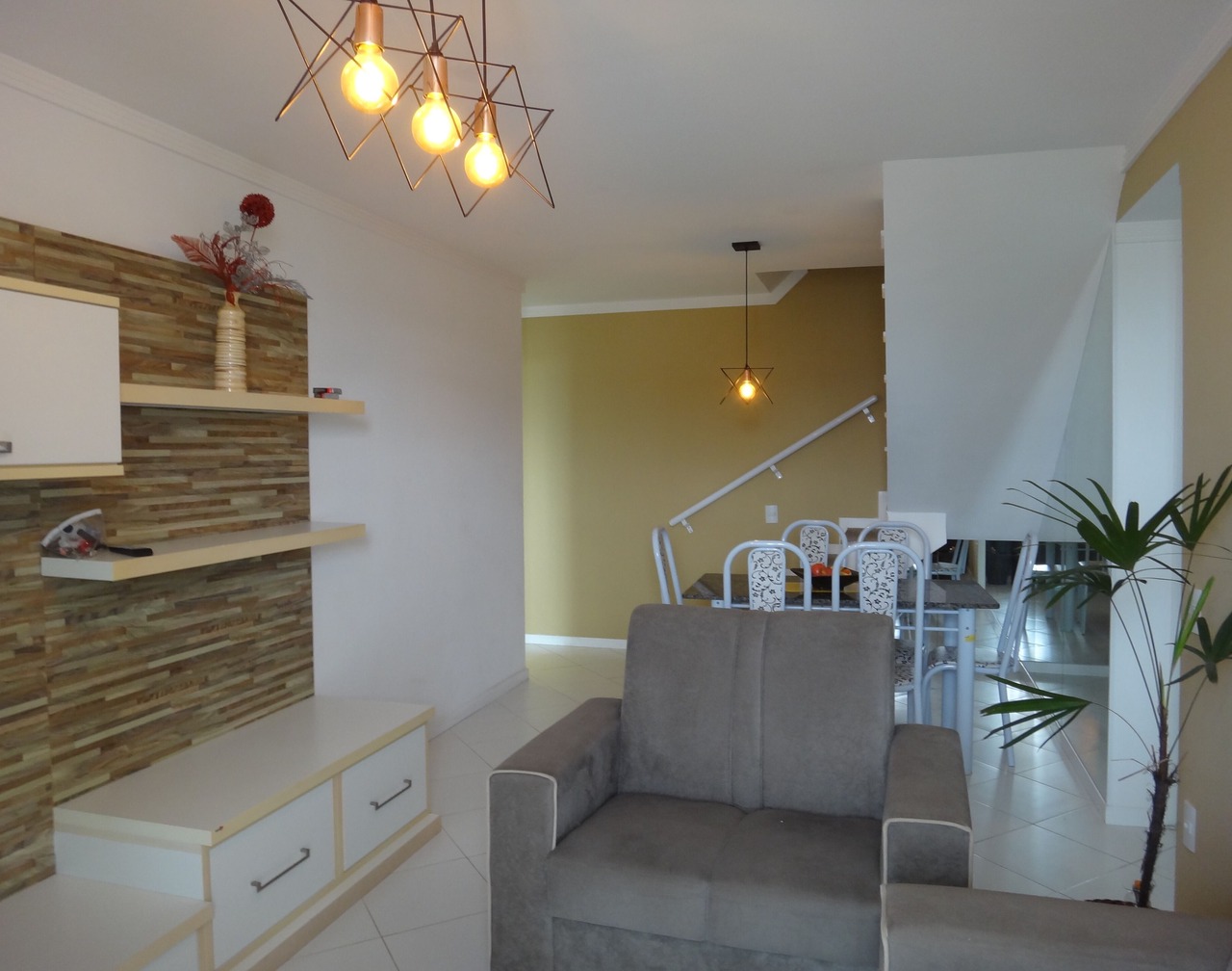 Cabo Frio, foot in the sand, beautiful coverage with air conditioning, barbecue, sink. 1