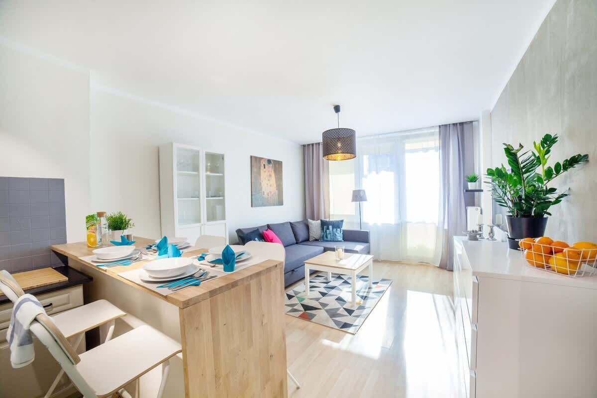 Cozy Apartment | View of the Palace of Culture | Center of Warsaw 1