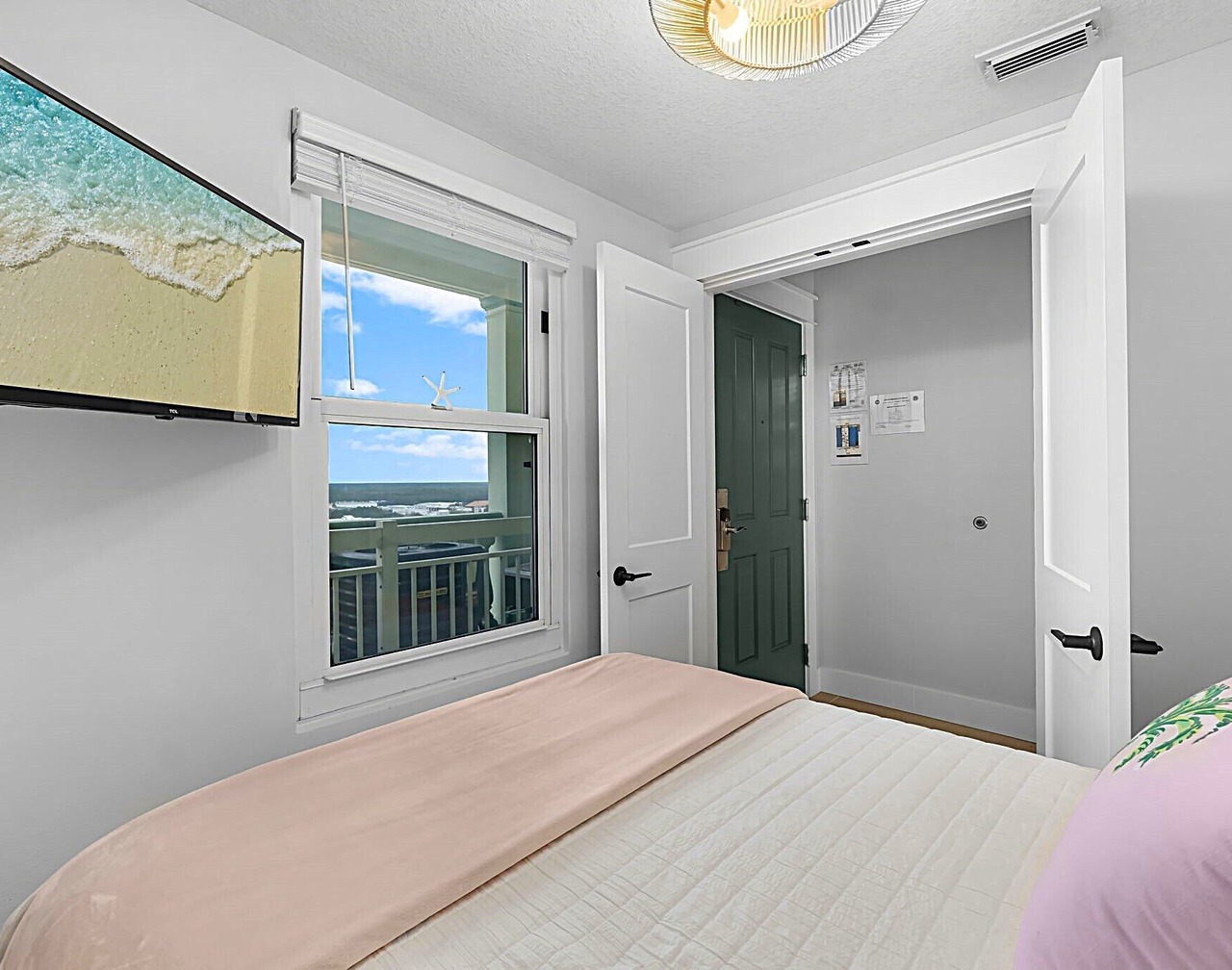 GULF FRONT | Remodeled, Upscale 3 BR (2 King Suites) | Beach Chair Svc Included! 1