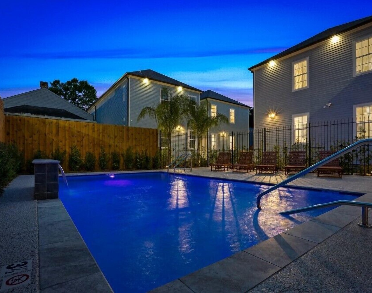 Chic 4 BR Condo | Large Pool | Perfect Location 1