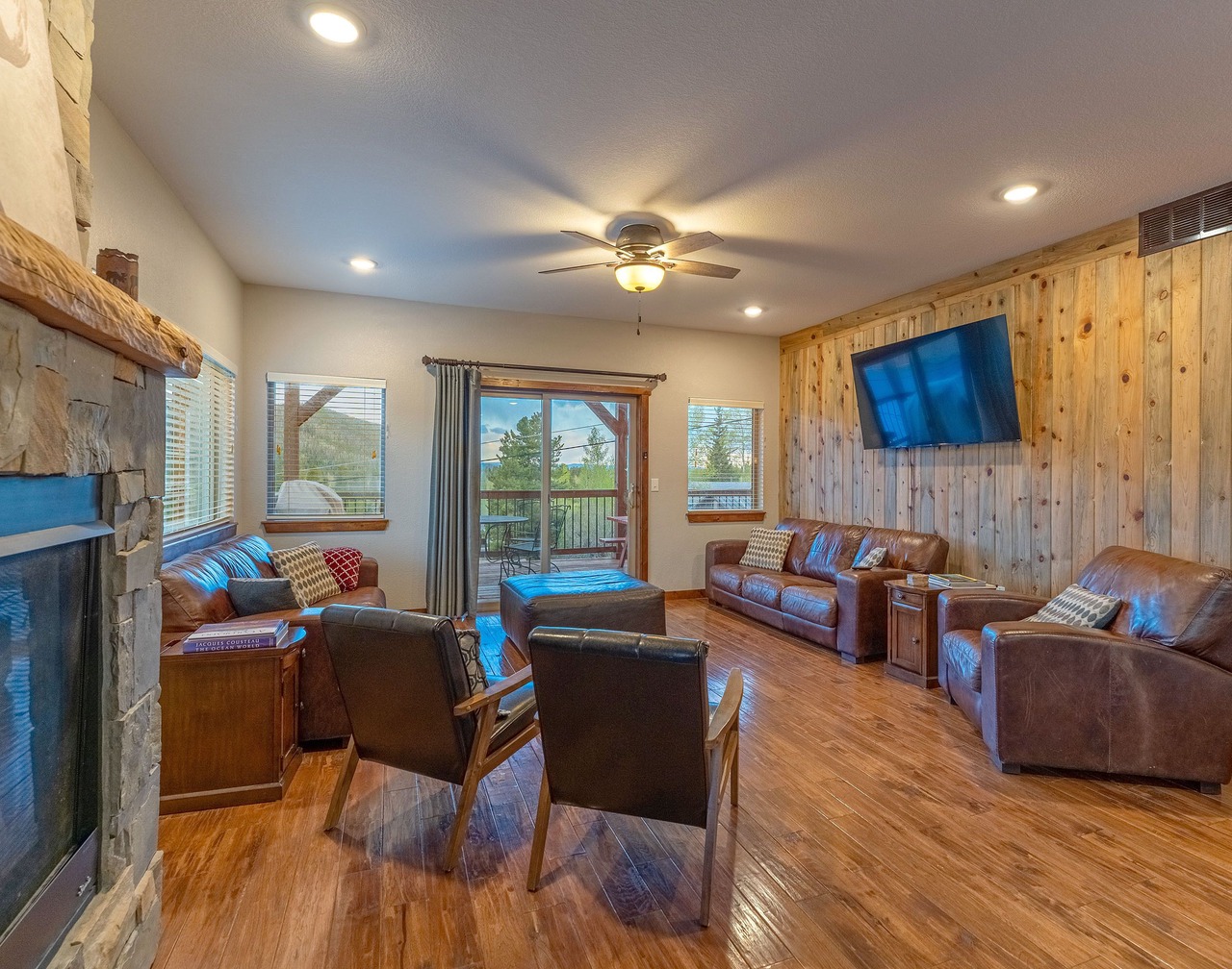 Sleeps 16 | Walk to Grand Lake & Town | Sauna, Theater & Game Room | Lake View! 1