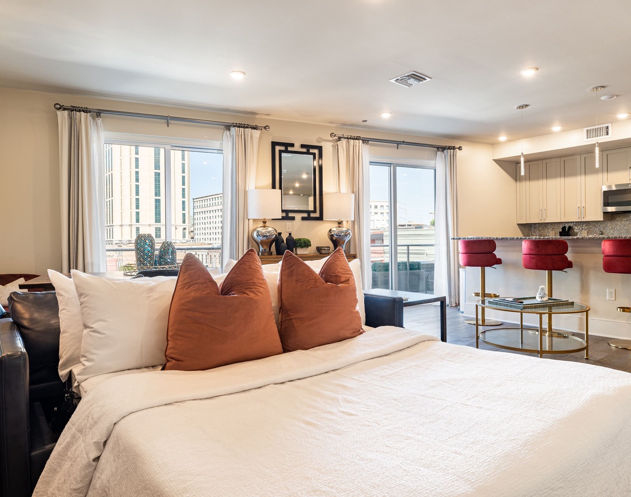 Corner Downtown Penthouse Private Terrace Walk to Superdome Parades French Quarter 1