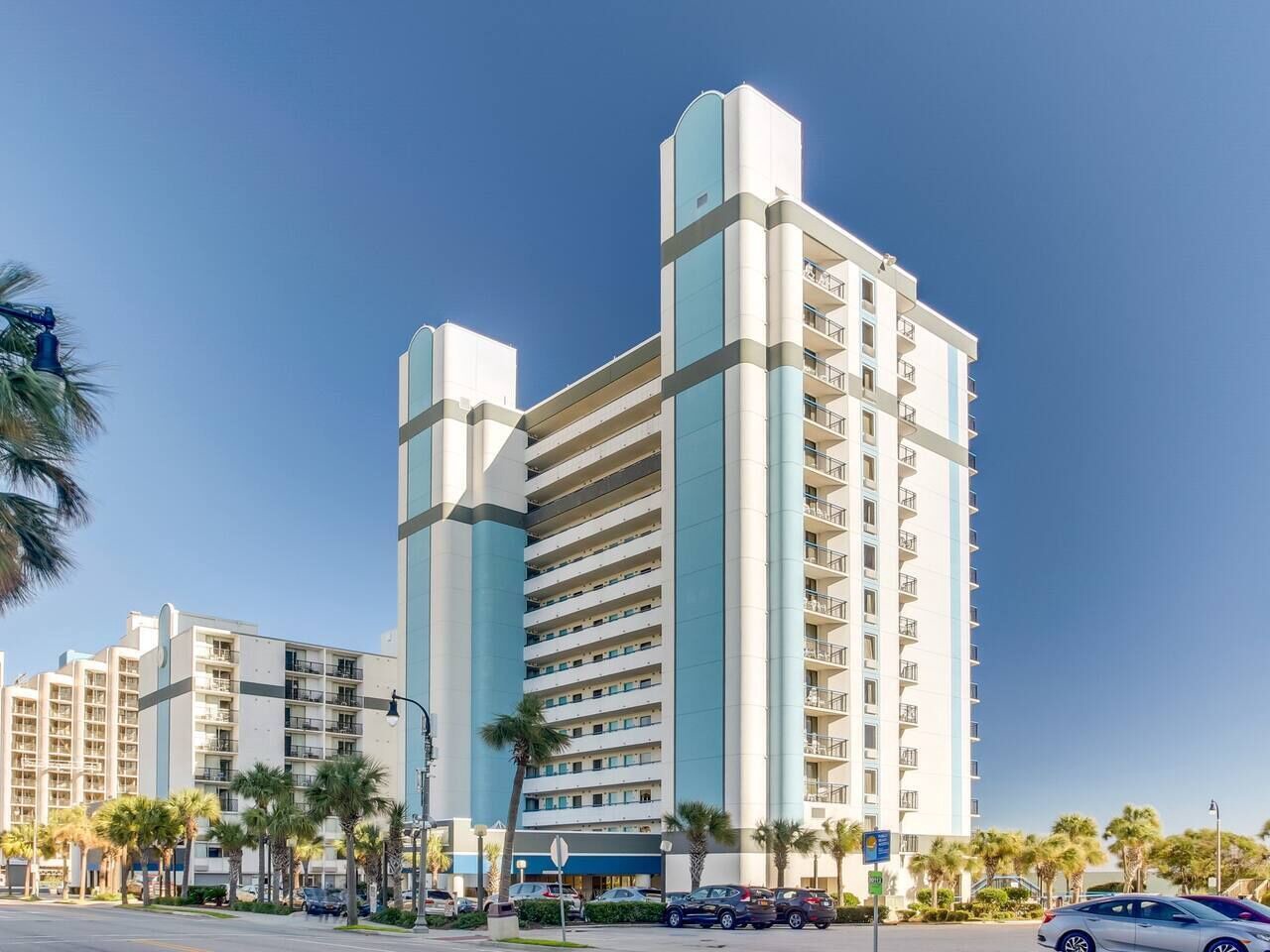 Heavenly Oceanfront Relaxing Penthouse! 1