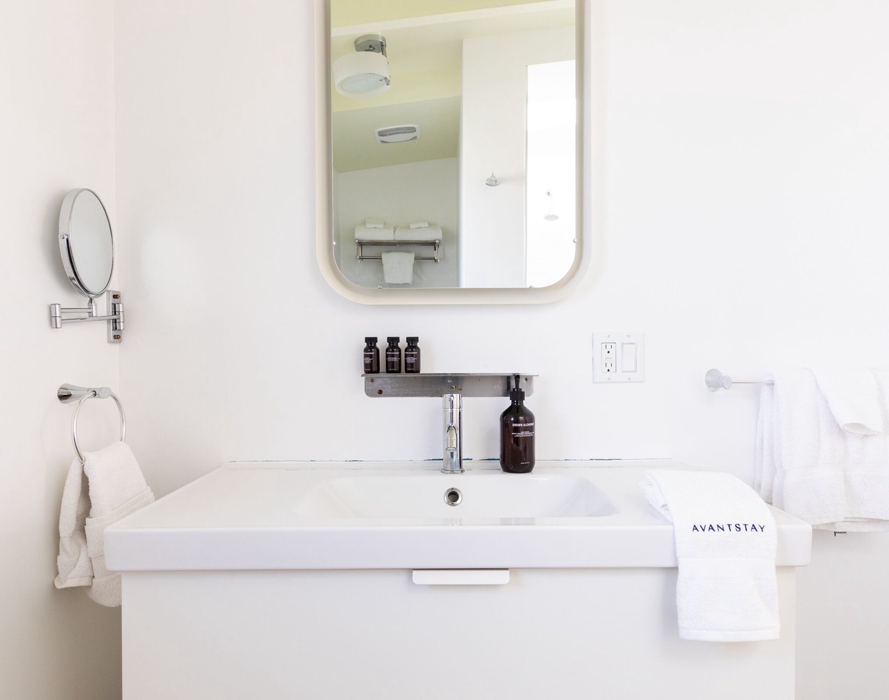 The Wesley by AvantStay | Communal Pool + Hot Tub + Kitchenette | Walk to Dining 1