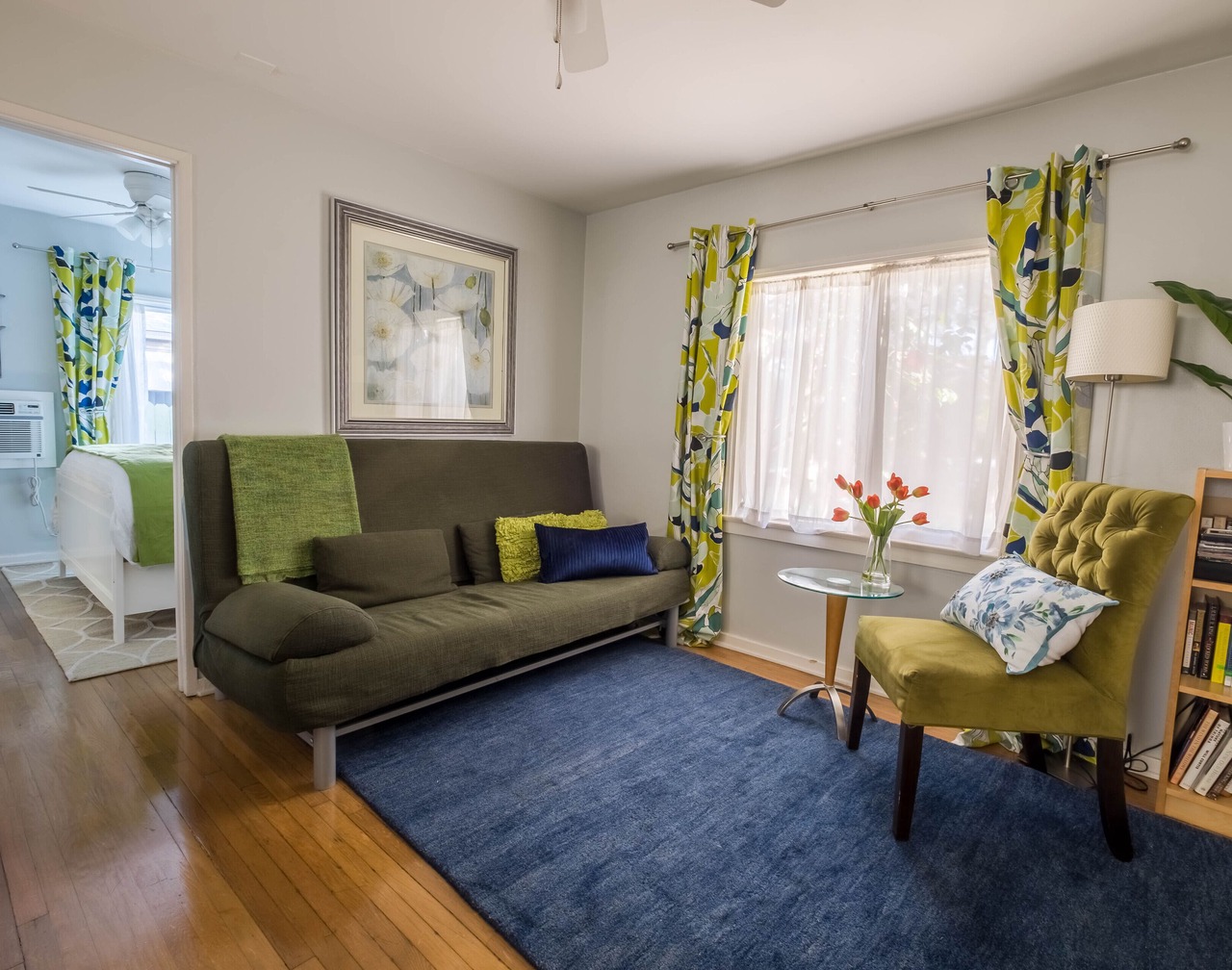Bright one-bedroom bungalow, located near all Pasadena’s best attractions. 1