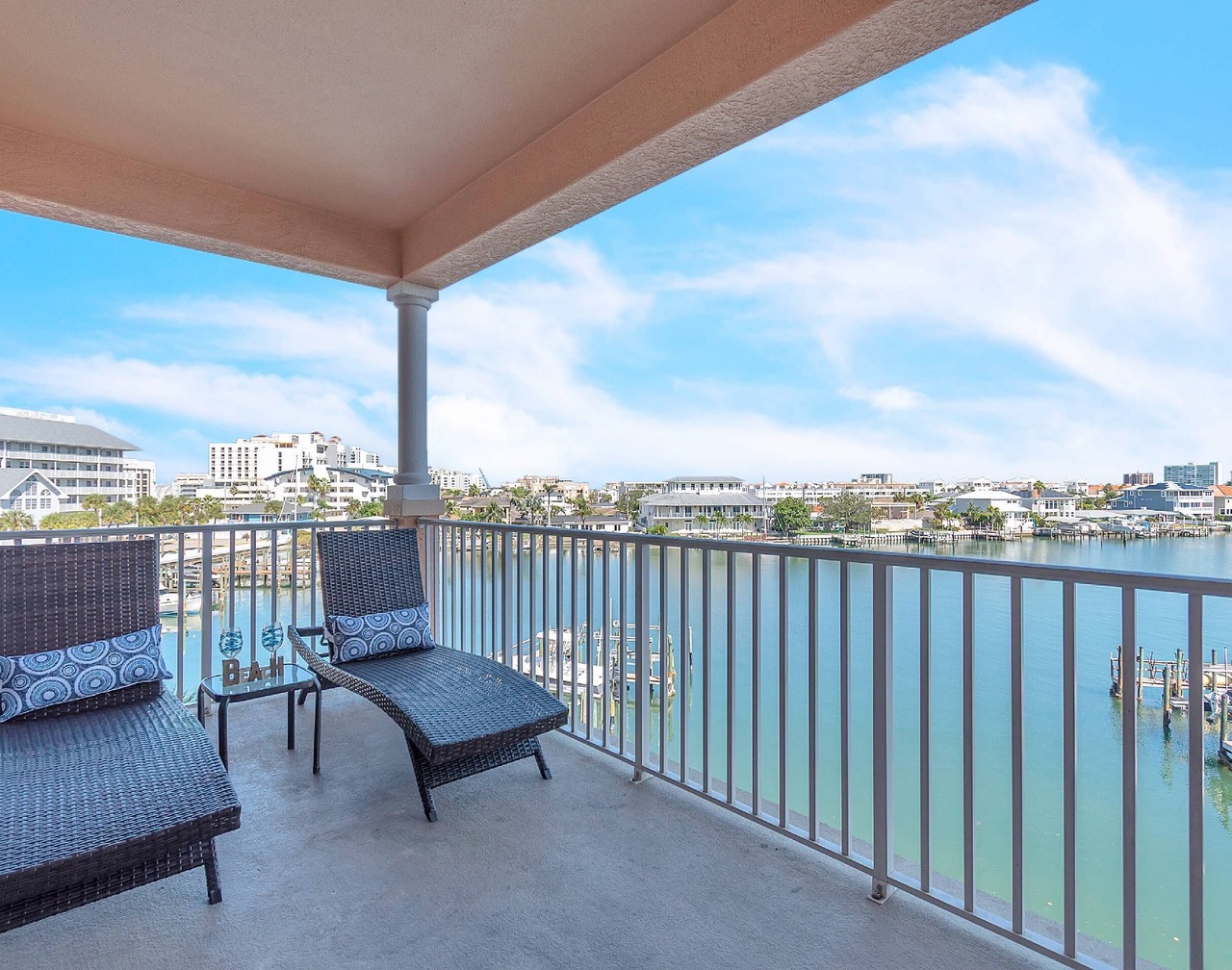 Pet Friendly! Waterfront, Pool, Hot Tub, Free Parking & Free Activities! ~ 403 Harborview Grande 1