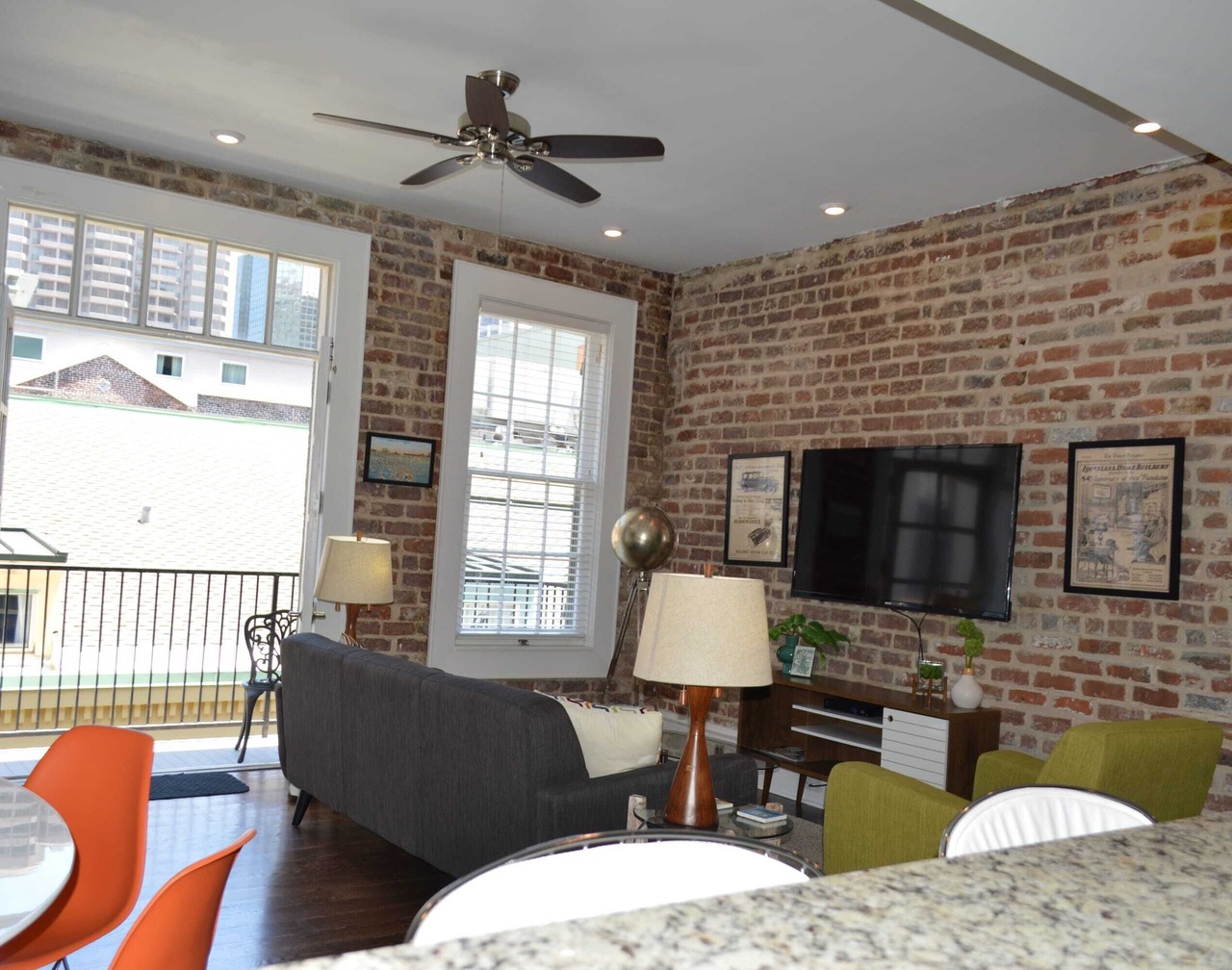 Vintage Advertisements Themed luxury condo, 2 blocks from French Quarter 1