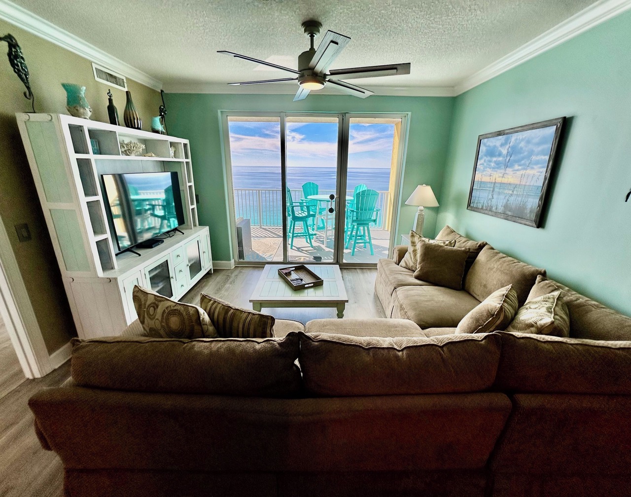 Ocean Front Paradise with Million Dollar Sunset Views and Free Beach Chairs! 1