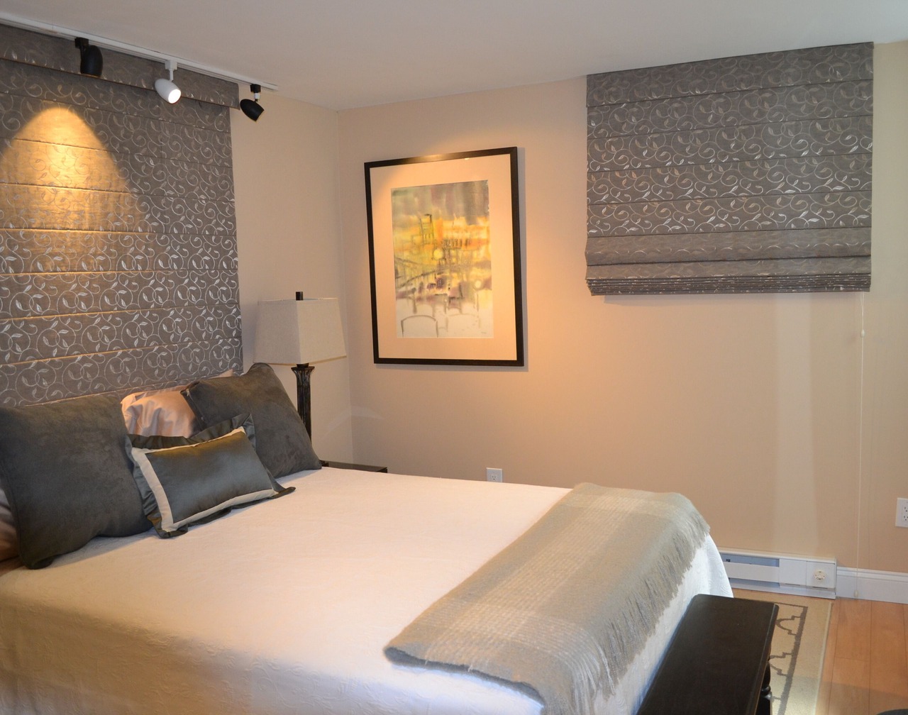 Enjoy a classic Capitol Hill experience just 5 blocks from the seat of power. 1