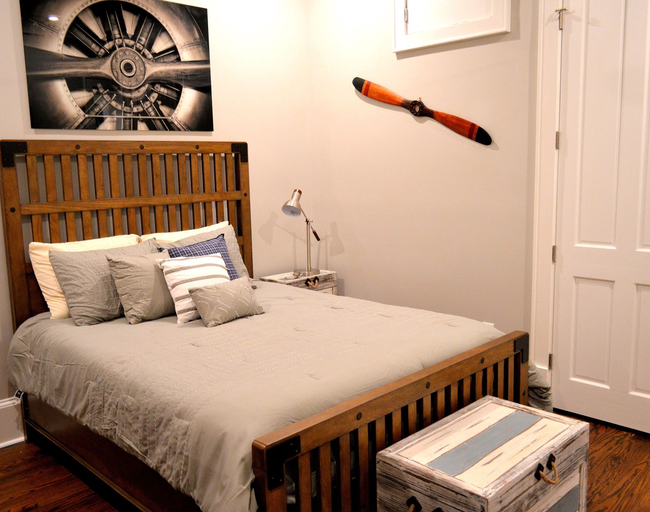 Outdoors and Adventure themed, Historic luxury condo, 2 blocks from French Quart 1