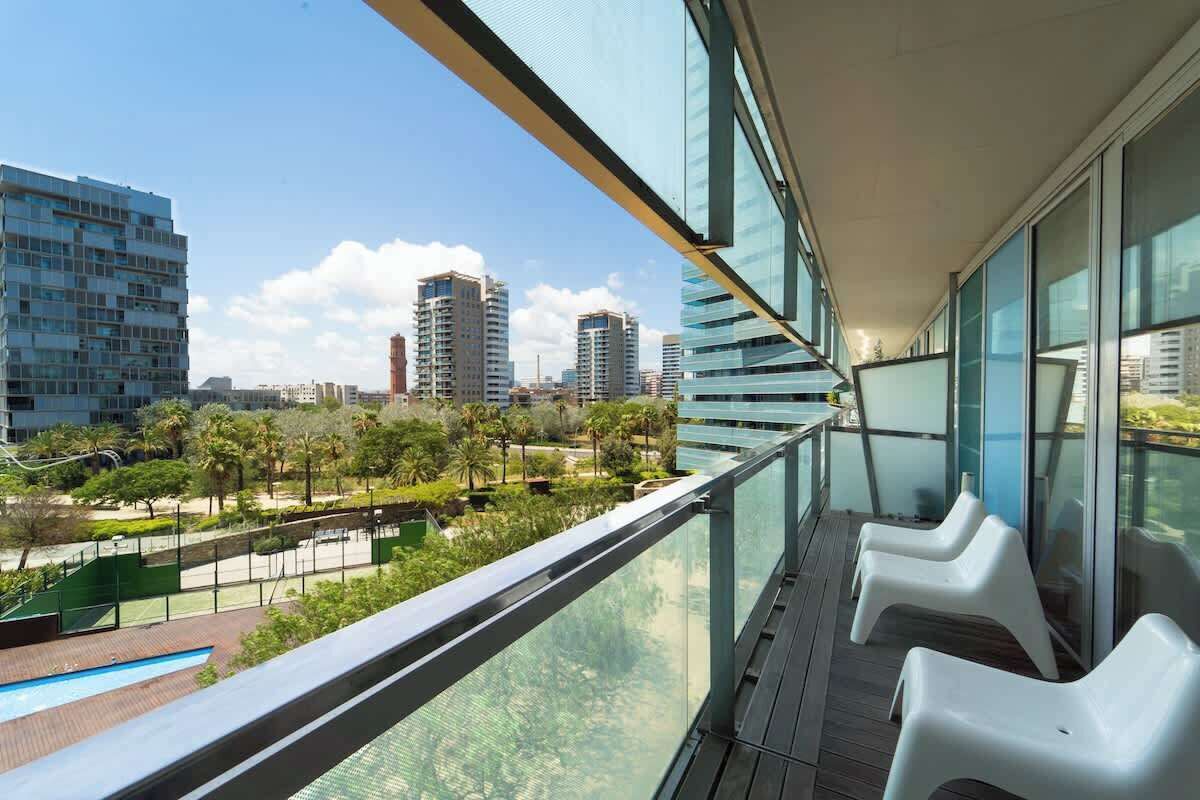 Seafront luxe with terrace and pool I 1