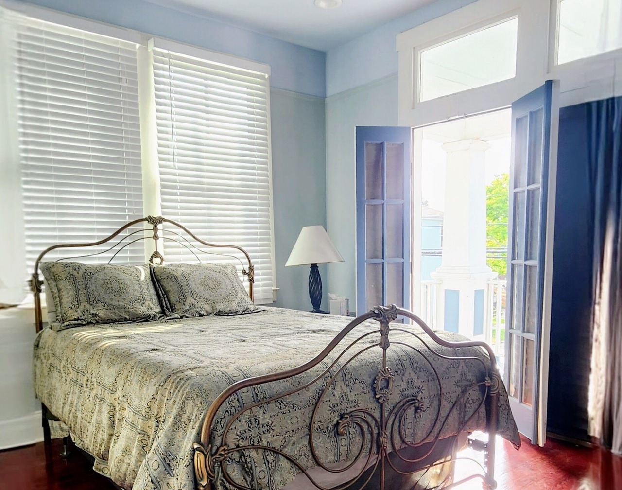 Grand Home with views of Street Car Near French Quarter, Superdome 1