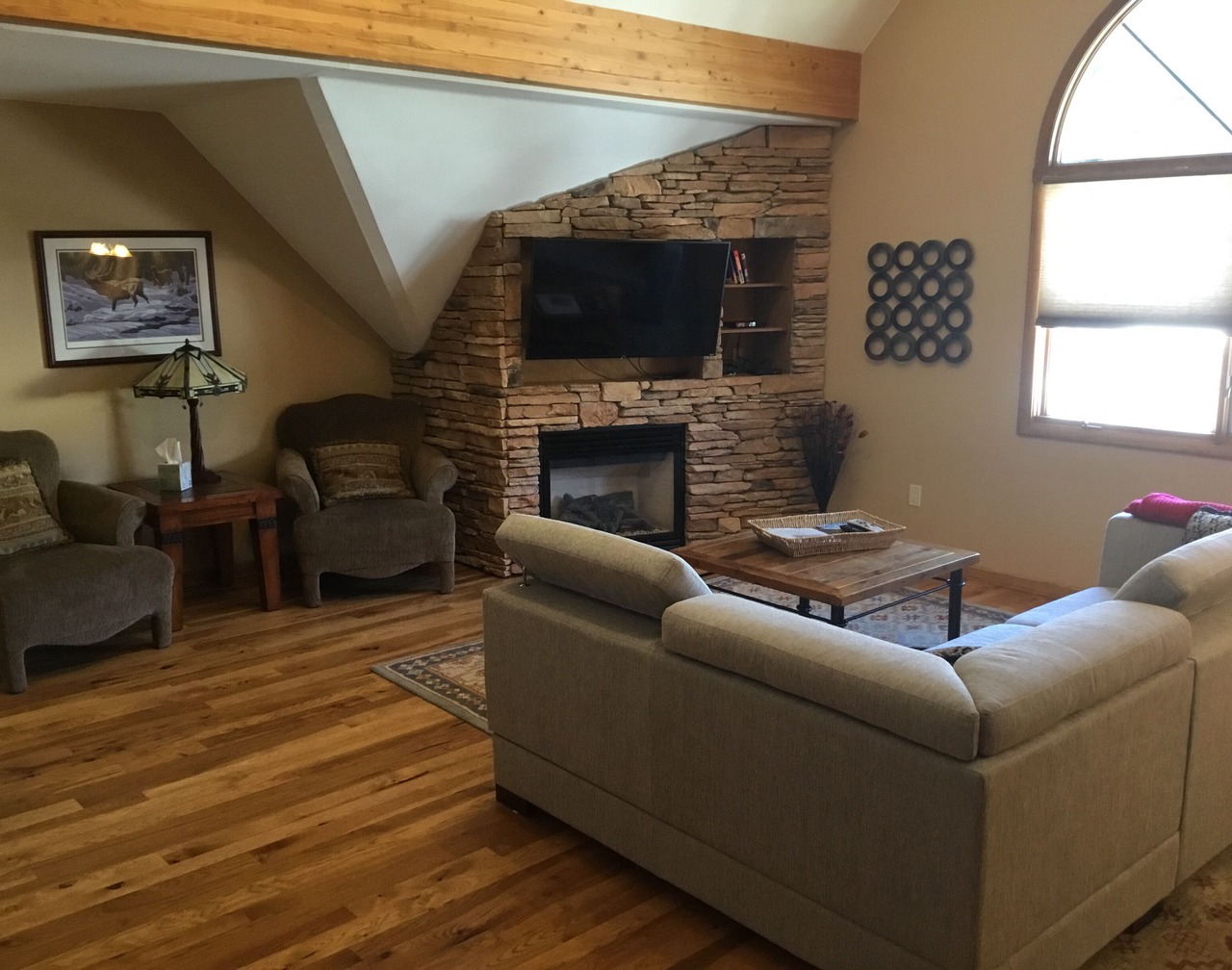 Spacious Estes Park 2 Bedroom Loft with AC. On the River, location is unmatched. 1
