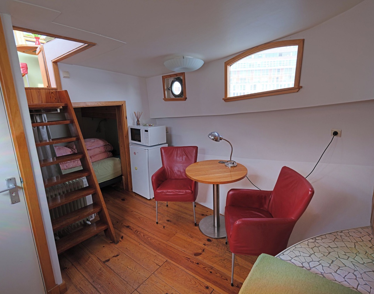 Cozy and romantic apartment in captain's steering cabin 1