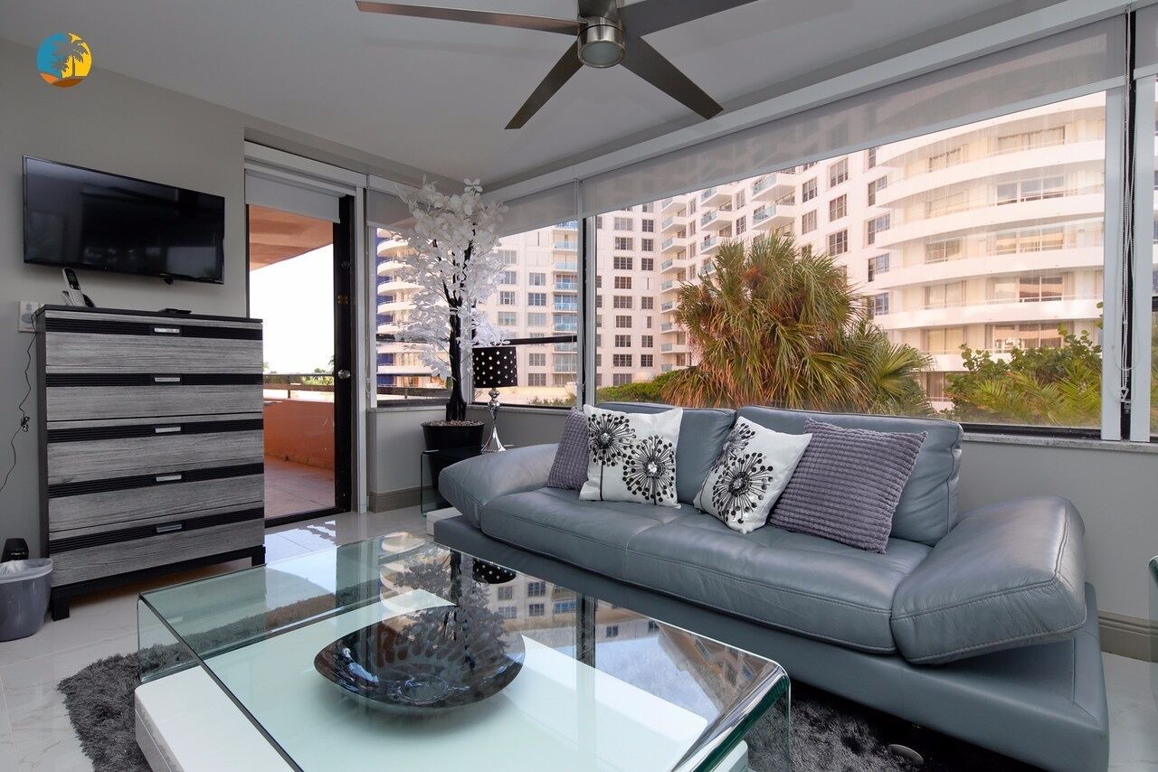 Family Friendly Modern Beachfront Apartment - 519 1
