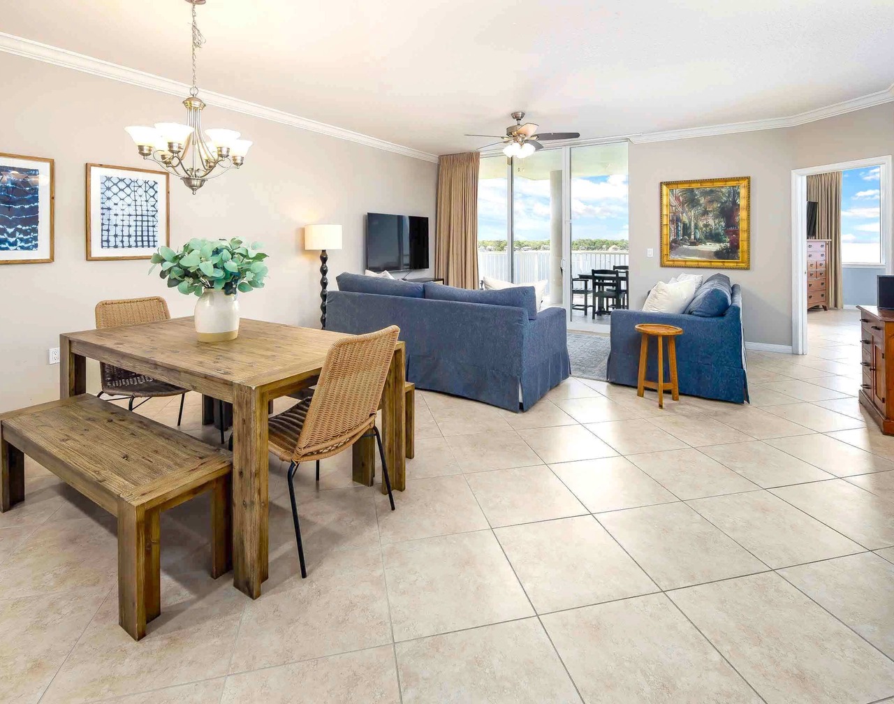Penthouse-Directly ON Water-Huge Roof Top Patio-Private Hot Tub-Gorgeous Views! 1