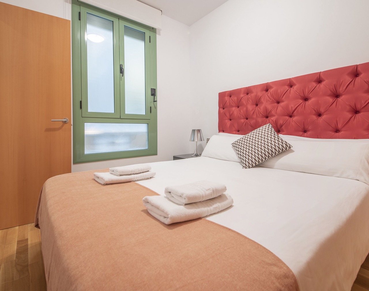 INNER CITY CENTER ON PASEO DE GRACIA, luxurious & spacious, family & friends 1