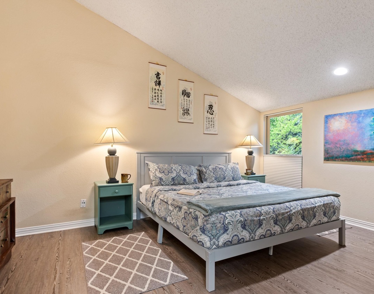 King bed, view, patio, .33 miles to Barton Springs/Zilker Park, @2 miles to DT! 1