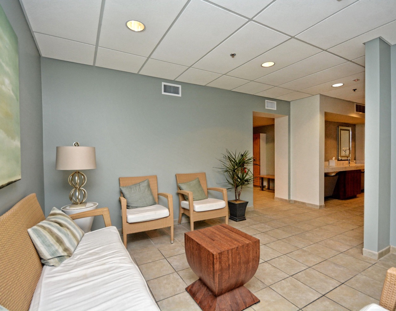 Stunning Lake view - Plush Condo On Lake Travis Island Villa! 1