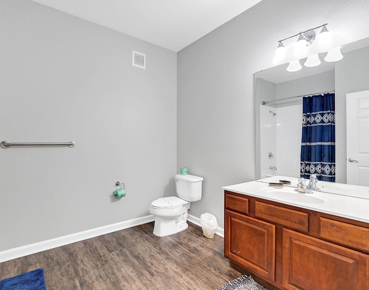 Vista Cay 2 Bed 2 BT Totally Remodeled Beauty 1