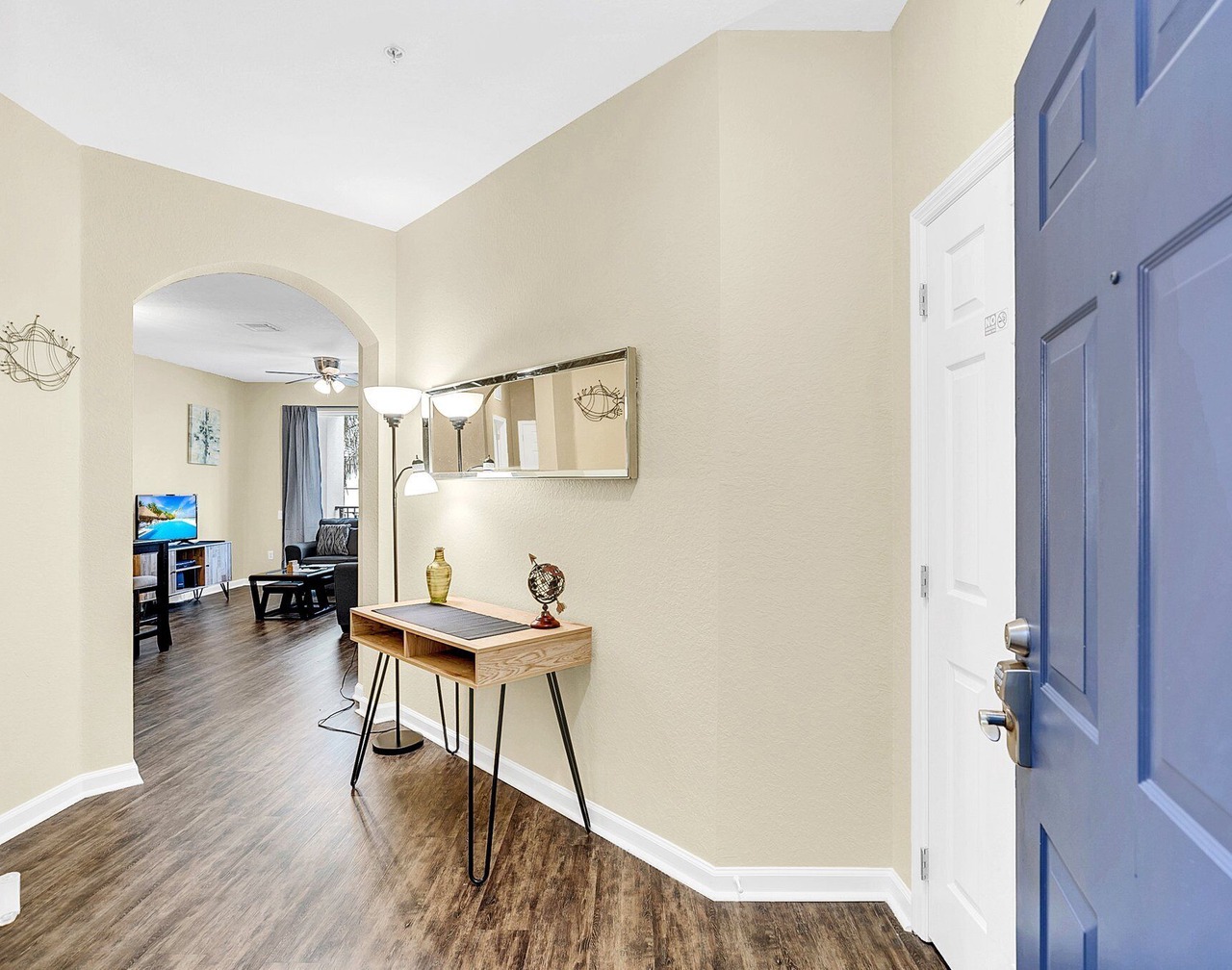 Vista Cay 2 Bed 2 BT Totally Remodeled Beauty 1