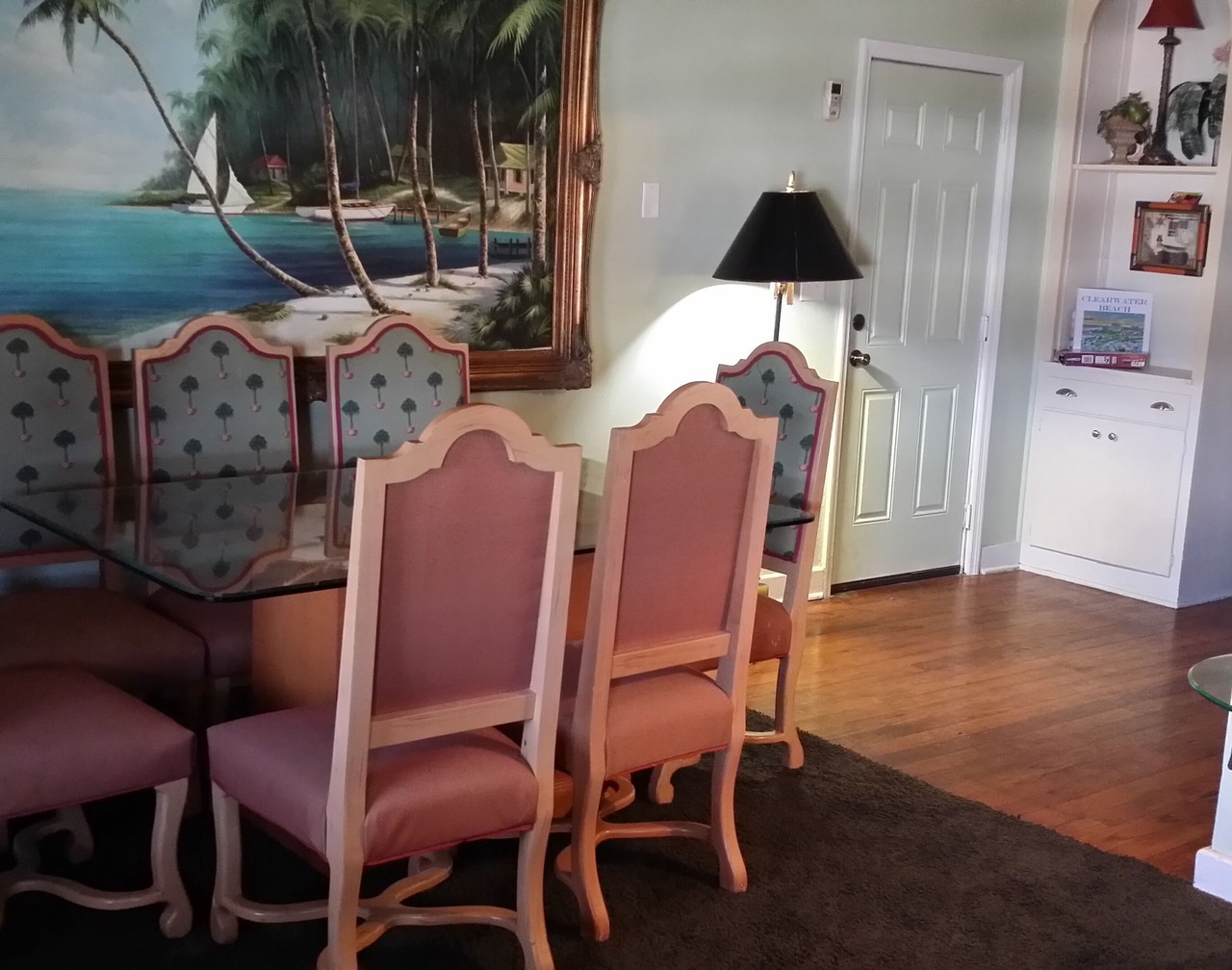 Big Beach Block Apartment Sleeps 6 Pets OK, Daily Rentals 1