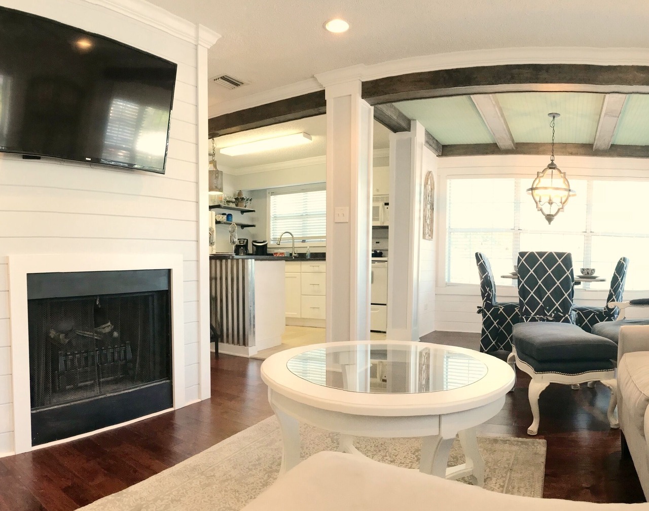 Best Location 1 bed 1 bath gated upscale condo with pool Sleeps 3 Fast free wifi 1