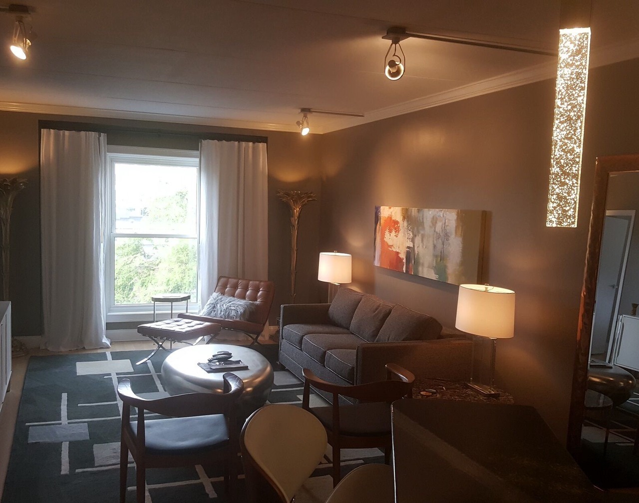Music Row condo - NASHVEGAS! Guitar Swimming Pool. Cool-Comfortable-Modern! 1