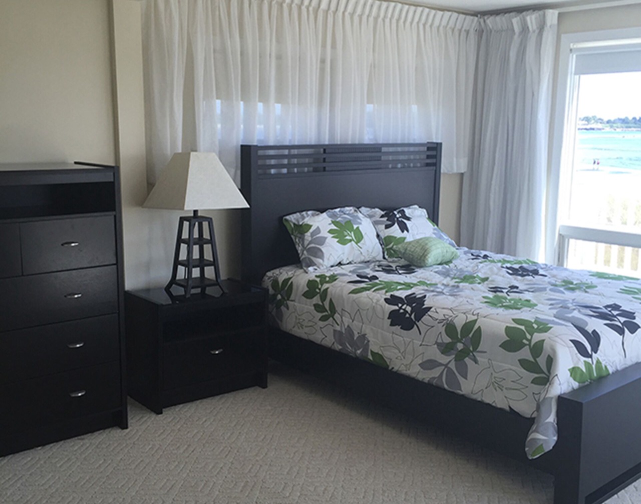 Oceanfront House - Sweeping Views and Lots of Space 1