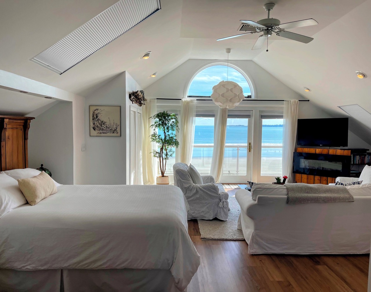 Gorgeous Oceanfront Penthouse 1
