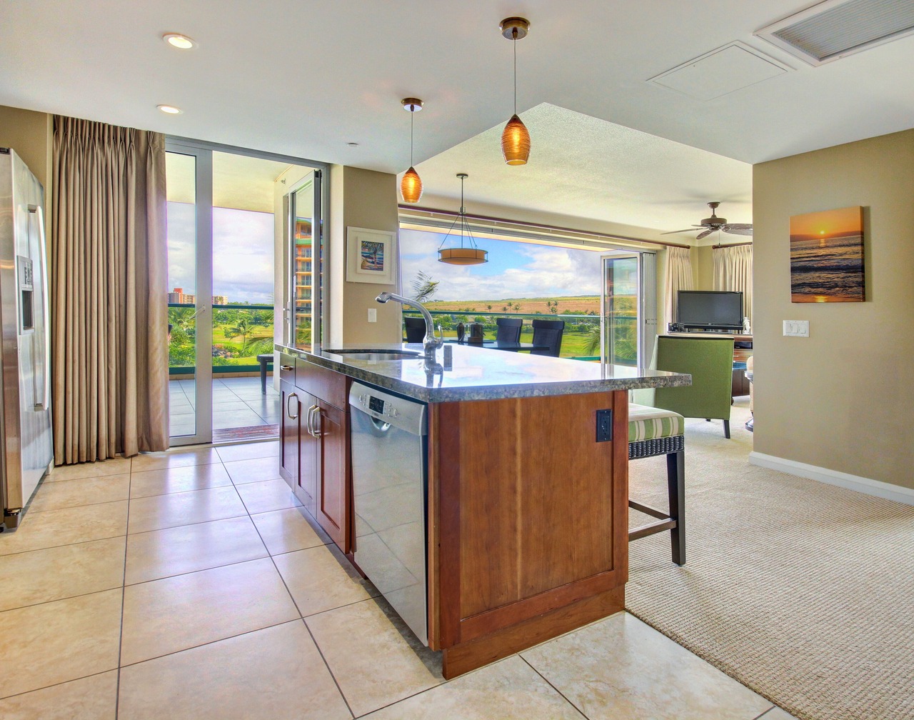 HOKULANI 436-CORNER UNIT 2BD/2BA w/OCEAN & MOUNTAIN VIEWS,505SQFT LANAI BALCONY 1