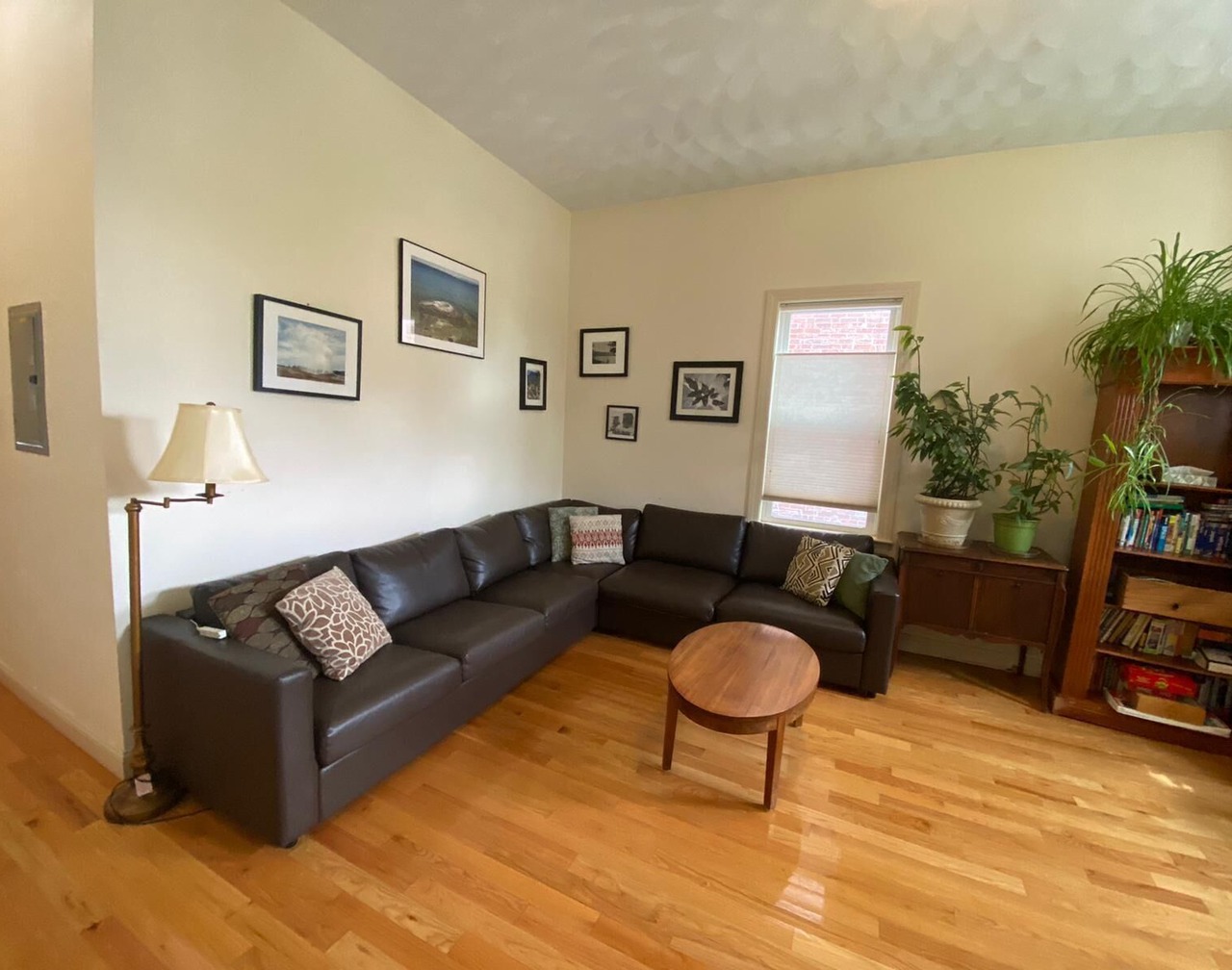 2 bedrooms with air-conditioning, parking, laundry, WiFi near Sam Adams & subway 1