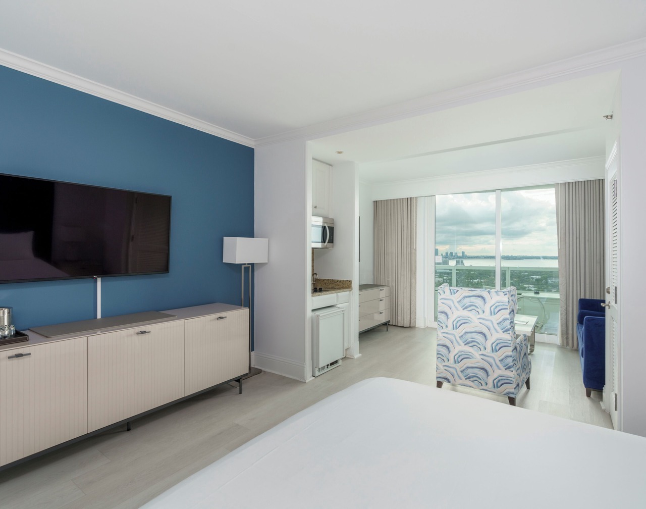 Fontainebleau Hotel Tresor 22nd Fl Junior Suite 1