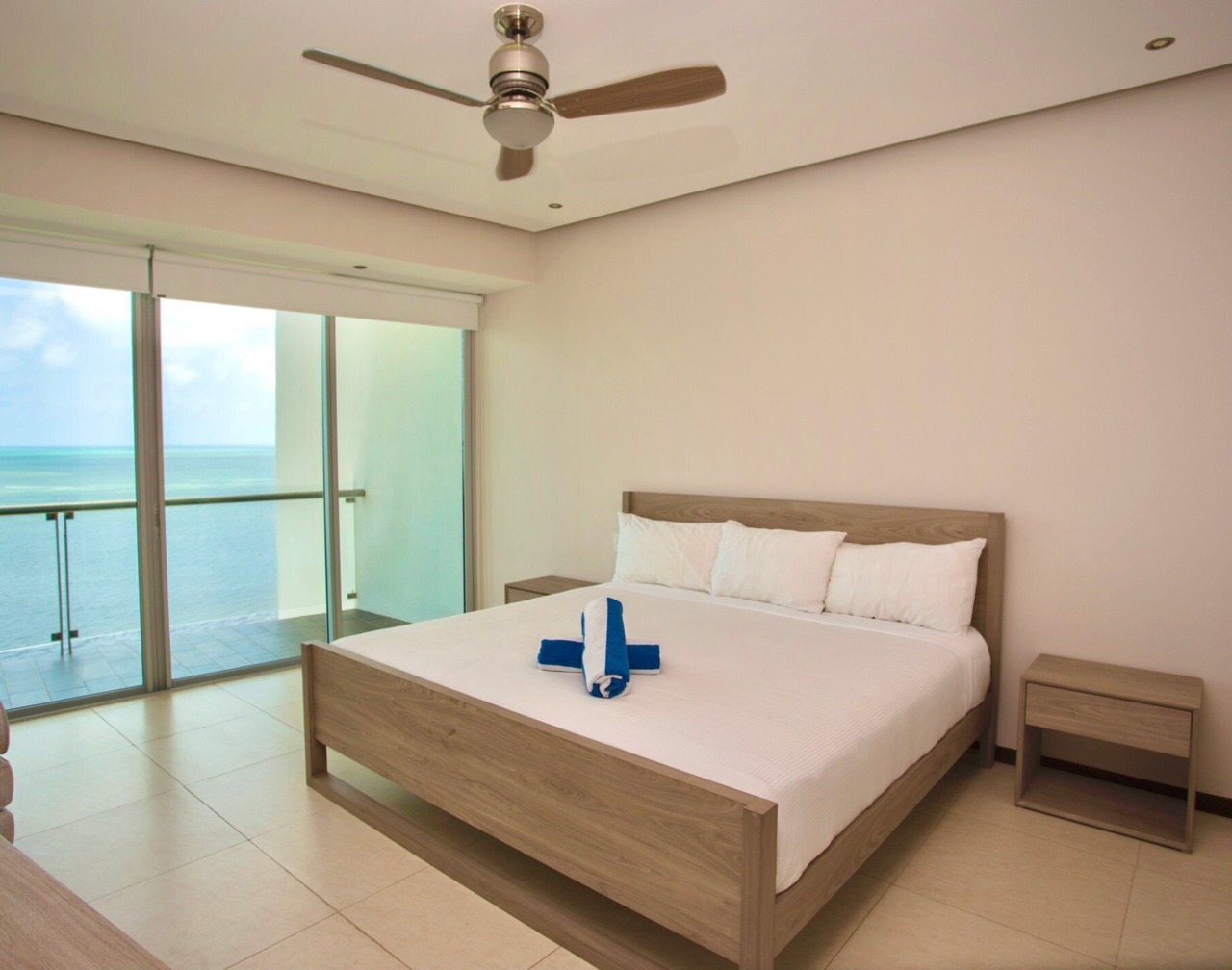 Ocean view 3 bedroom condo! Infinity pool 1