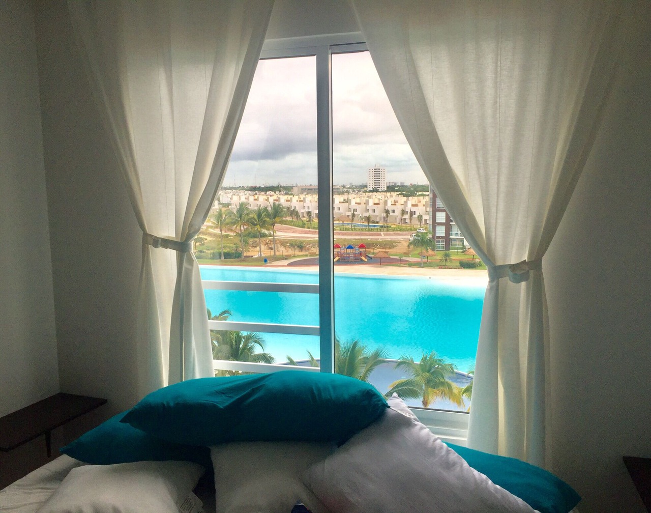 COME TO CANCUN AND BE OUR GUEST! 1