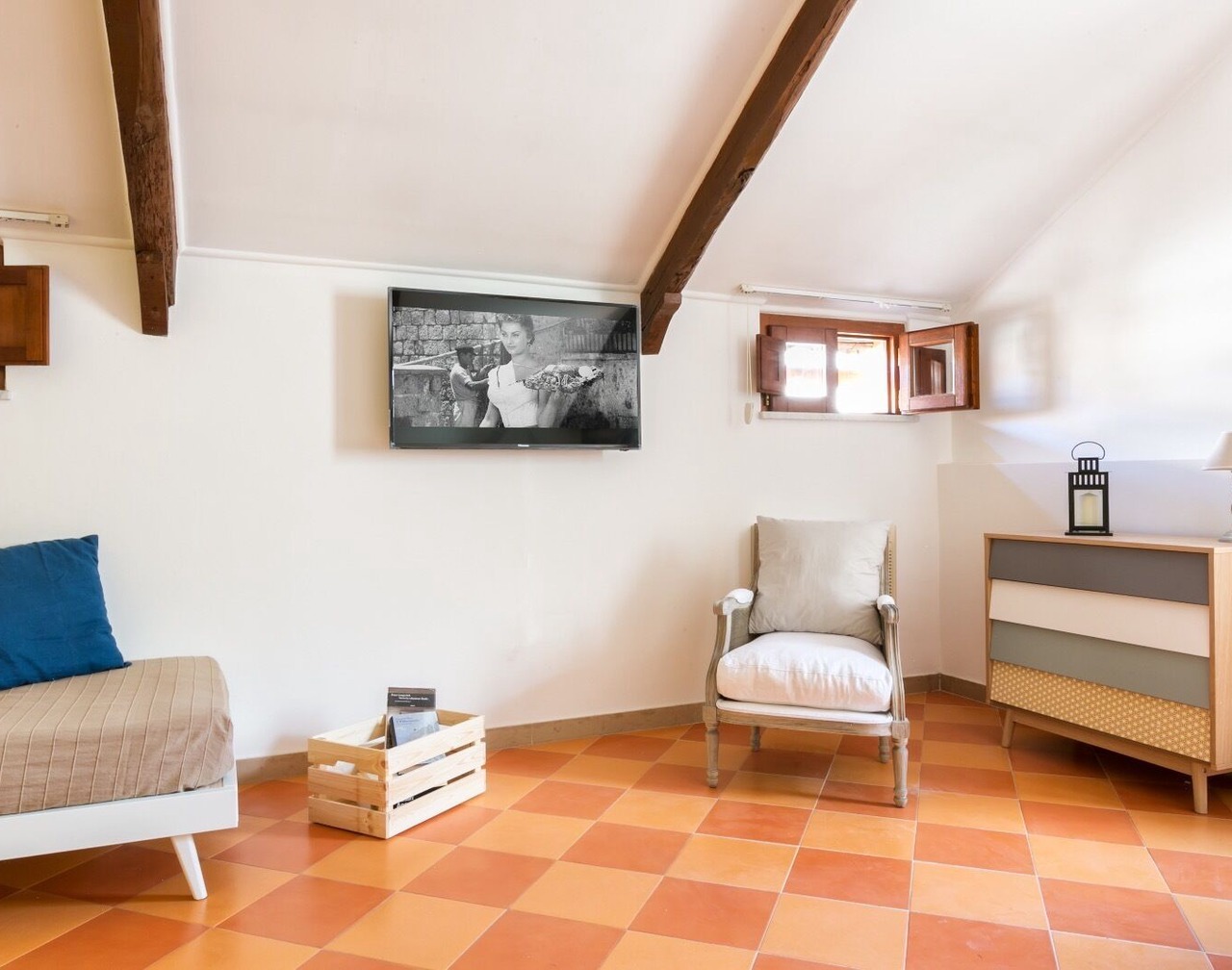 A modern and confortable three bedroom apartment in Sorrento close to the beach 1