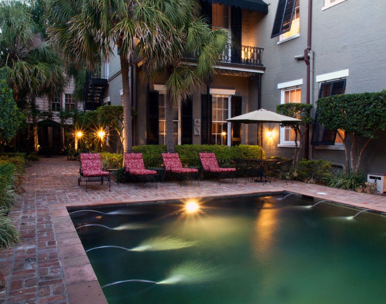 Elegant, Luxuriously Furnished Historic Property In The Garden District Sleeps 4 1