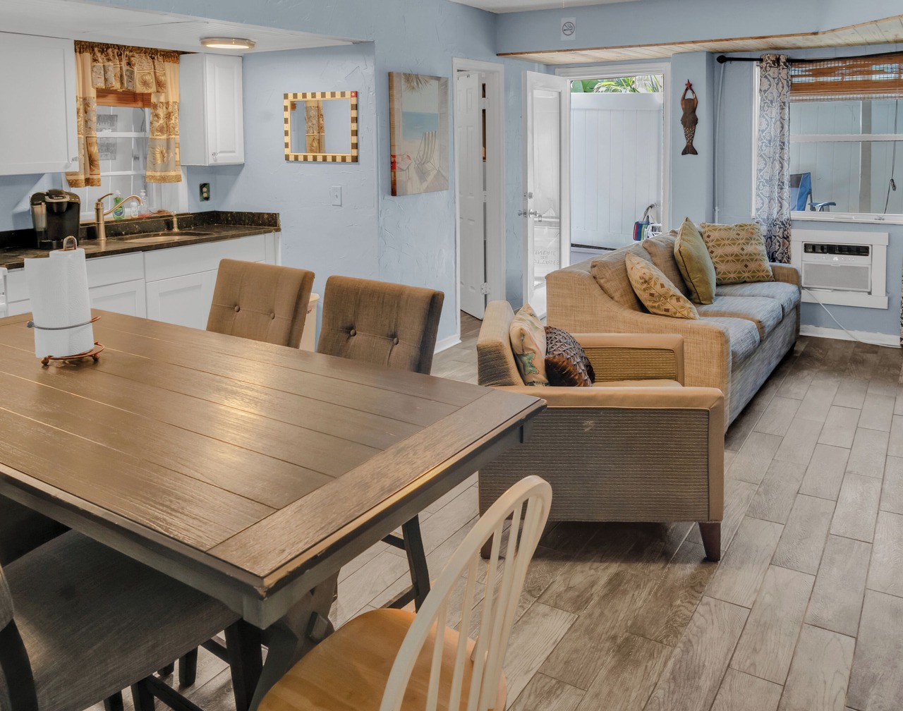 Family Vacation Rental Sleeps 8 , Beach Block Pool Access Pets OK 1