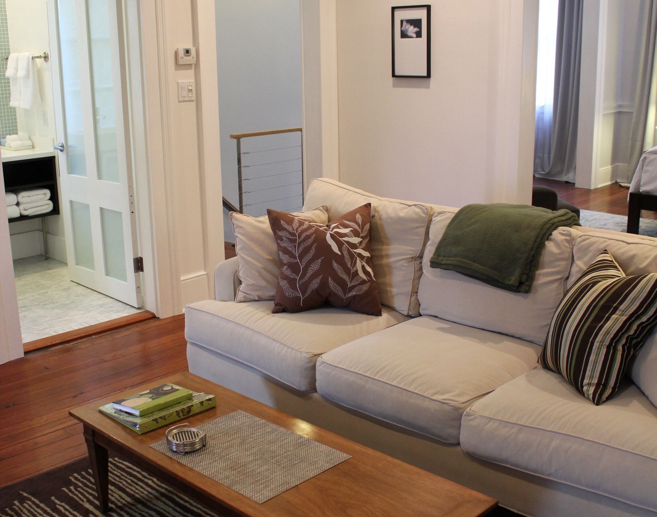 Stylish Historic Savannah HGTV Designer Home, Walk Everywhere, Free Trolley! 1